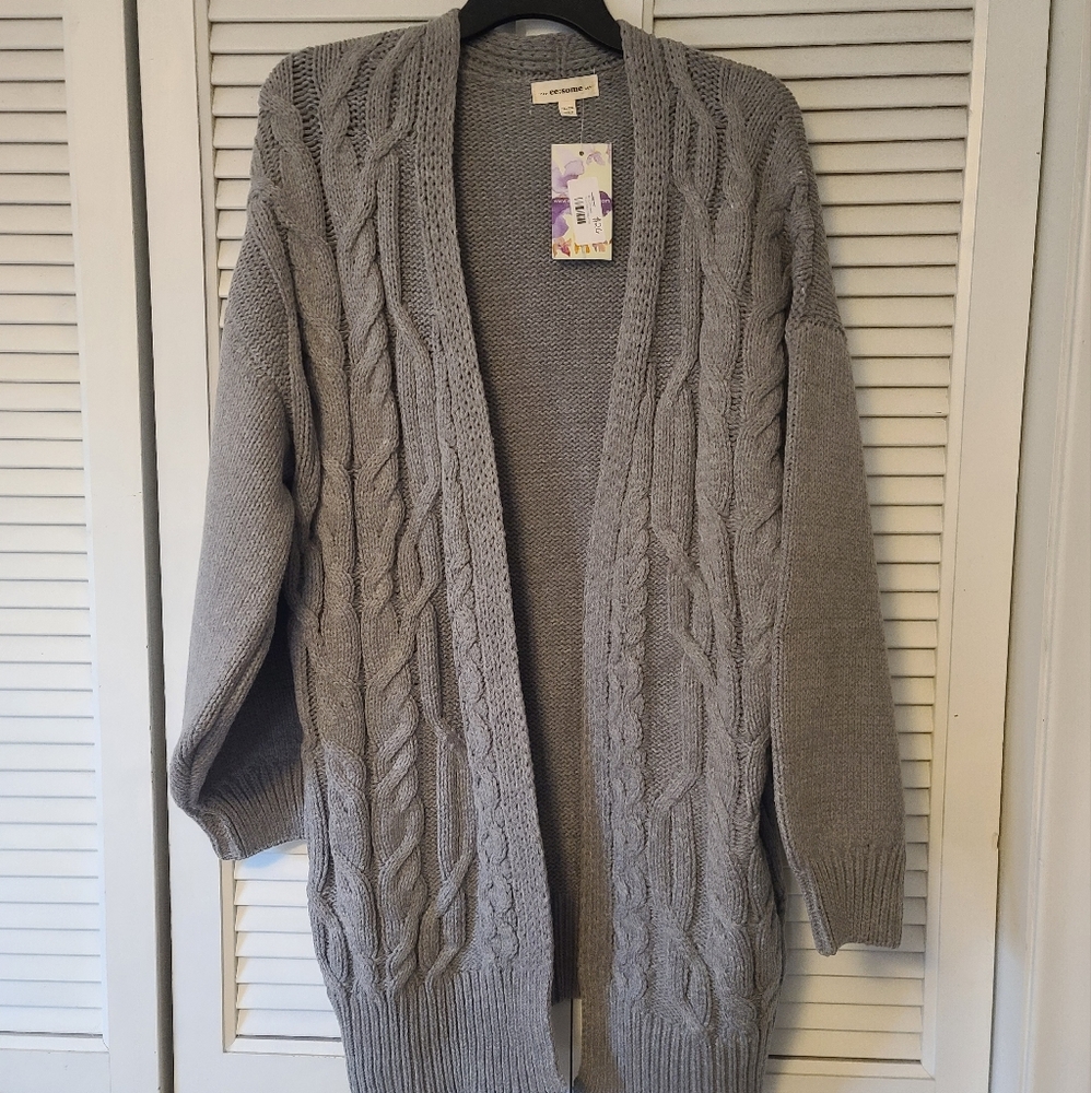 NWT beautiful chunky knit sweater